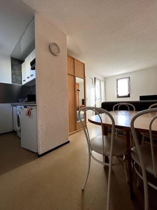 St-Pierre-La-Mer, Bel Appartement A Dans Residence Avec Piscine Et Tennis Entre 5 Et 10 Min De La Plage Fleury  Exterior foto